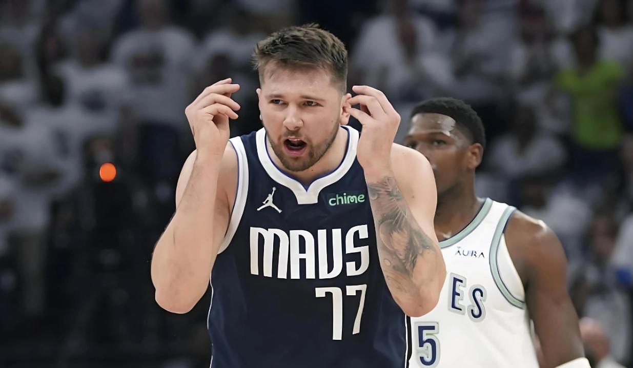 乐动官方网站 -东契奇复出首战，爆发新星状态火爆，关键时刻神级表现成为焦点！