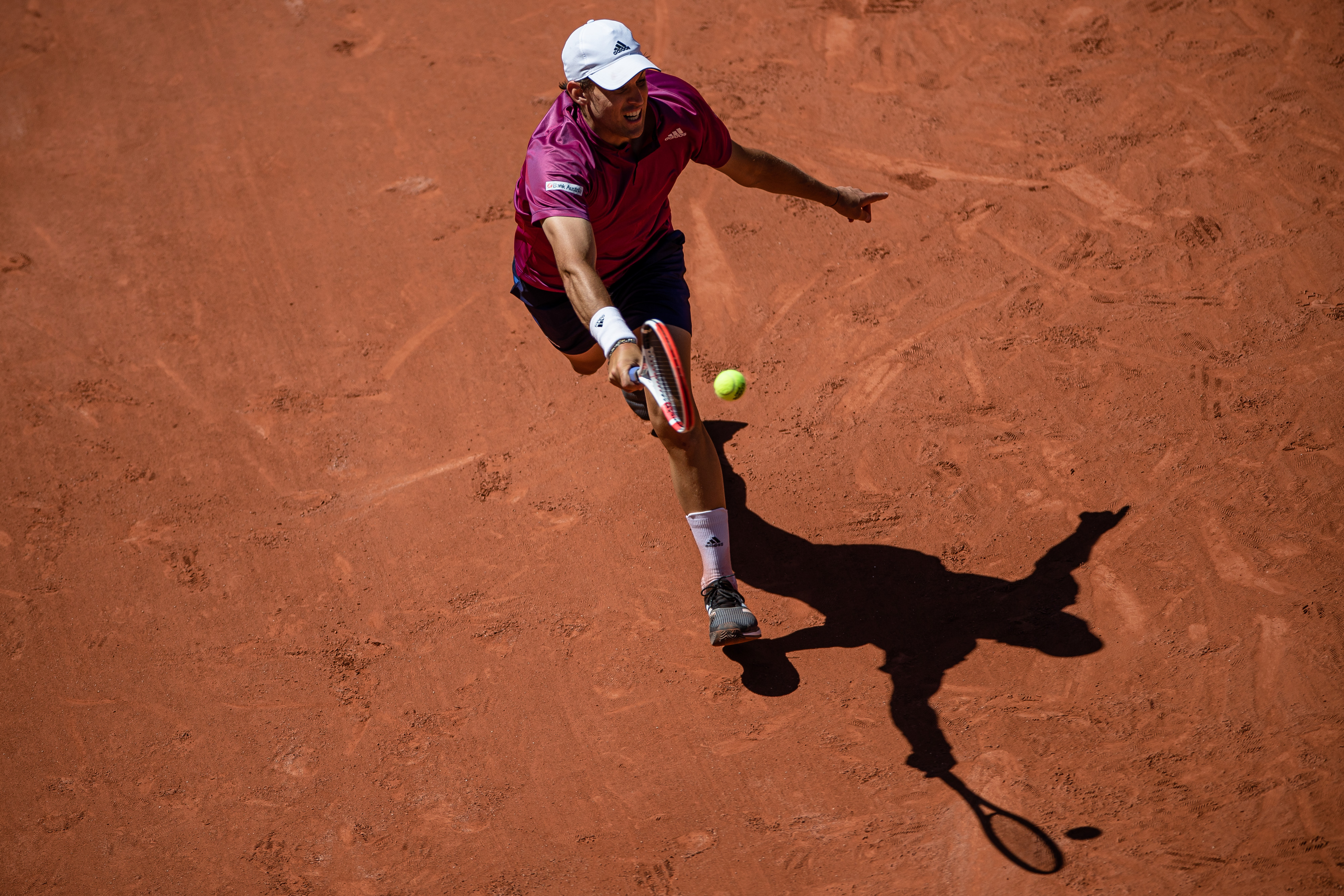 乐动官方网站 - 蒂姆回归赛场，爆冷首场状态亮眼，篮网观众沸腾！