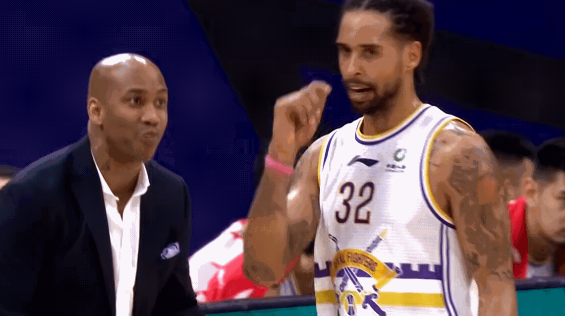 乐动官方网站 -蒂姆爆冷击败加拿大队，战术调整引爆全场！的简单介绍